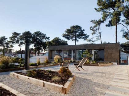 A Playful Contemporary Home in the Serene Woodlands of Aroeira, Portugal by Inês Brandão (8)