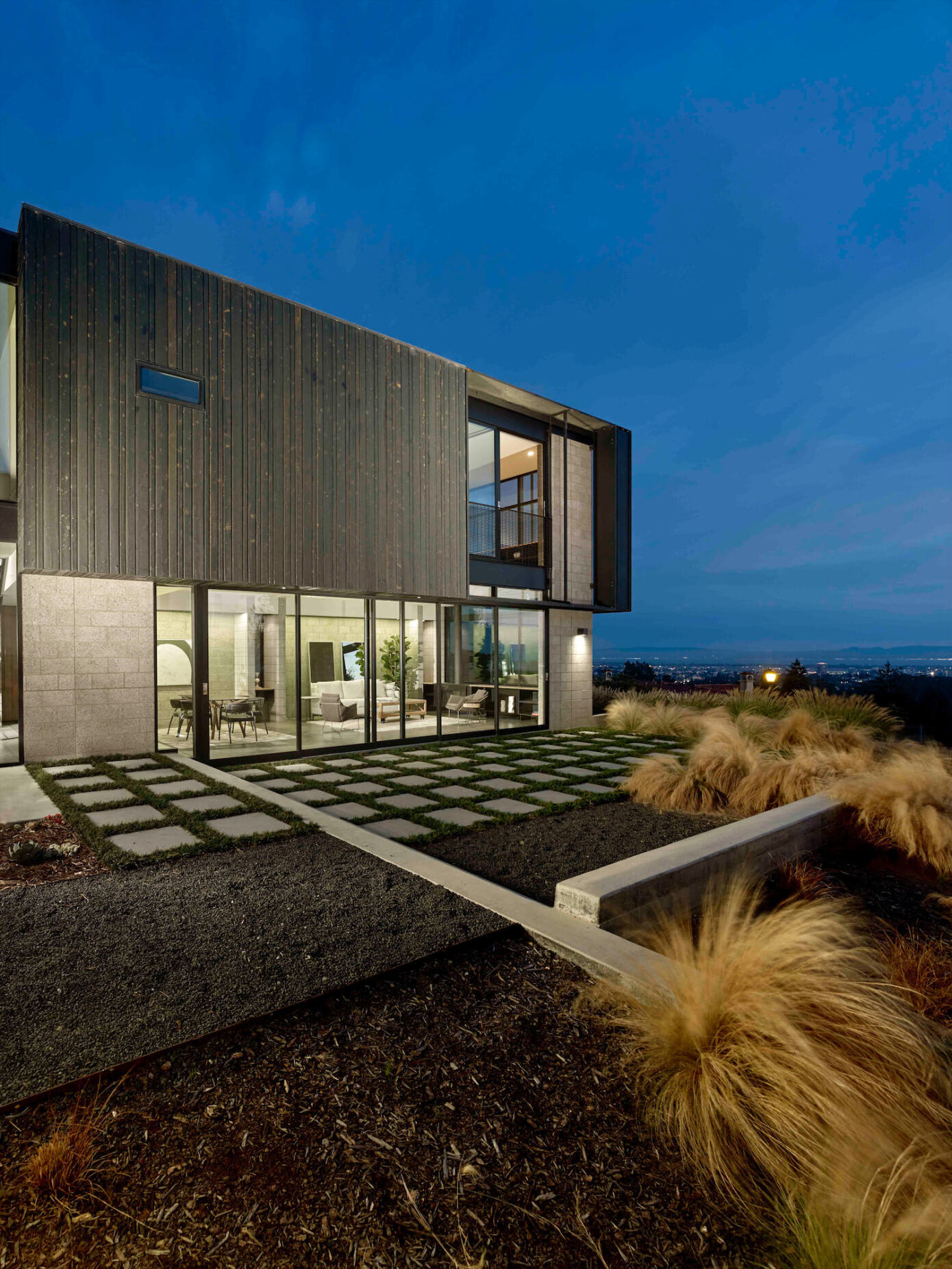 A Sleek Contemporary Home with a Homey, Warm Feel in Oakland, California by Parco Studio (14)