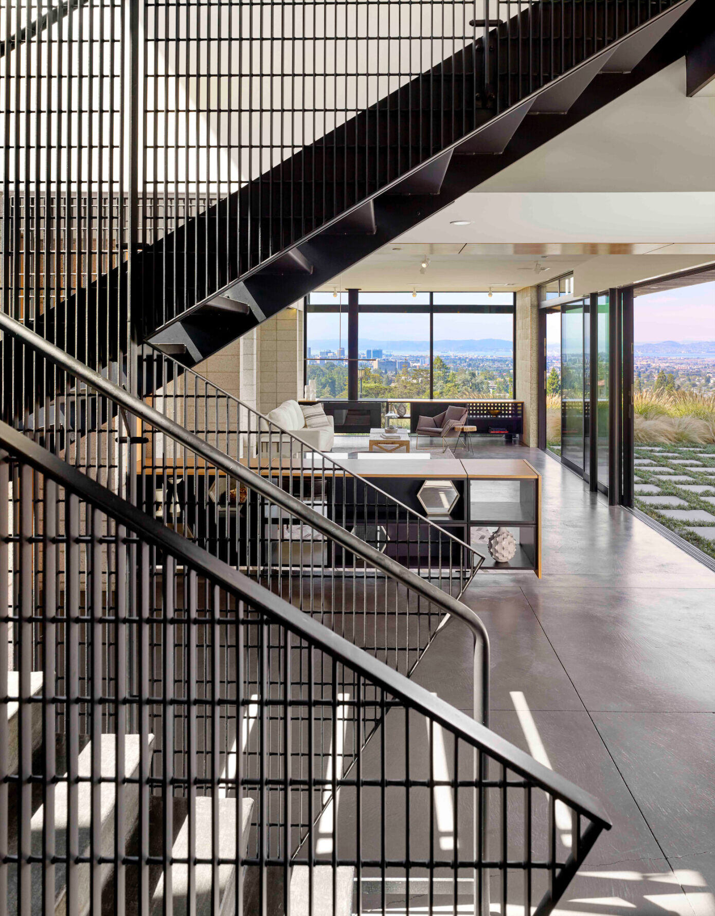 A Sleek Contemporary Home with a Homey, Warm Feel in Oakland, California by Parco Studio (5)