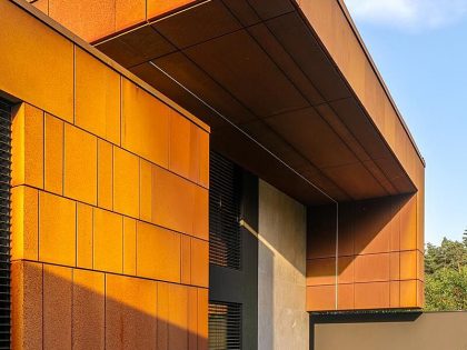 A Sophisticated House Made Of Corten, Wood and Concrete in Tuscany, Italy by Reform Architekt (8)