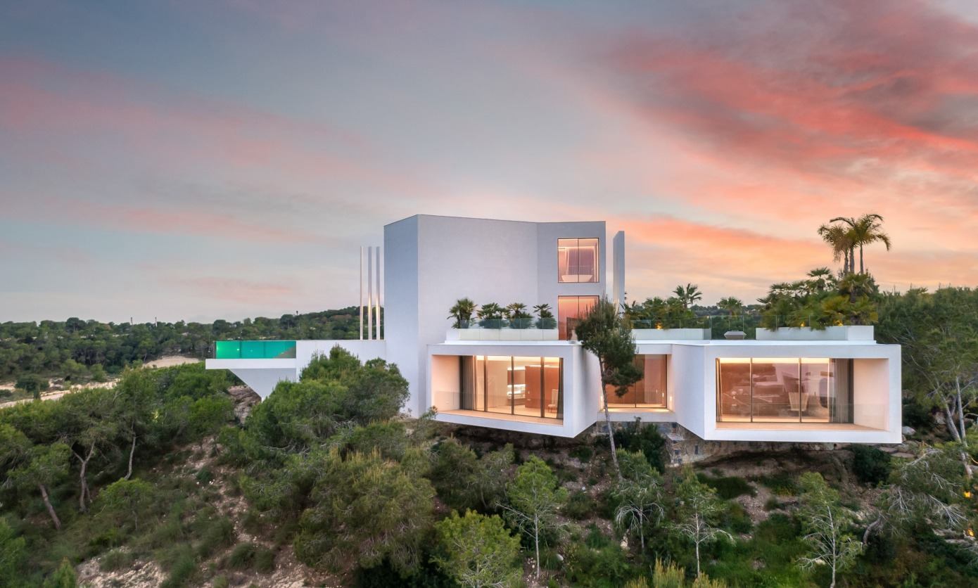 A Striking Contemporary Home with a Fish Tank Swimming Pool in Alicante, Spain by Monica Armani (12)