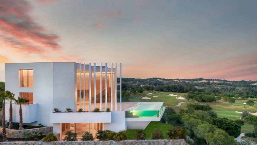 A Striking Contemporary Home with a Fish Tank Swimming Pool in Alicante, Spain by Monica Armani (13)