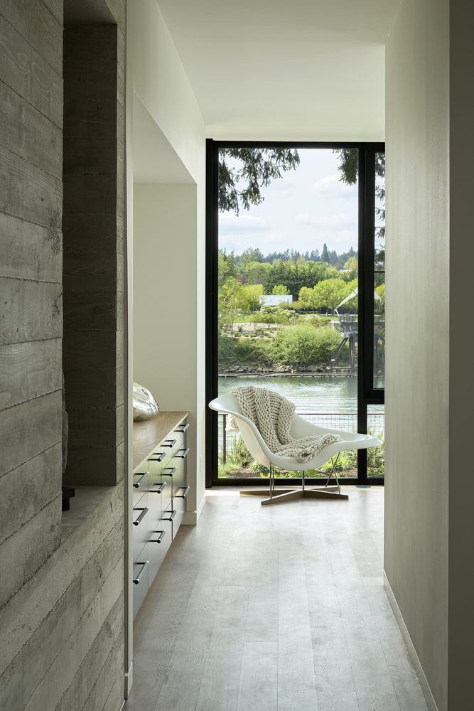 A Striking Modern Waterfront Home Clad in Glass and Wood in Portland by William / Kaven Architecture (12)