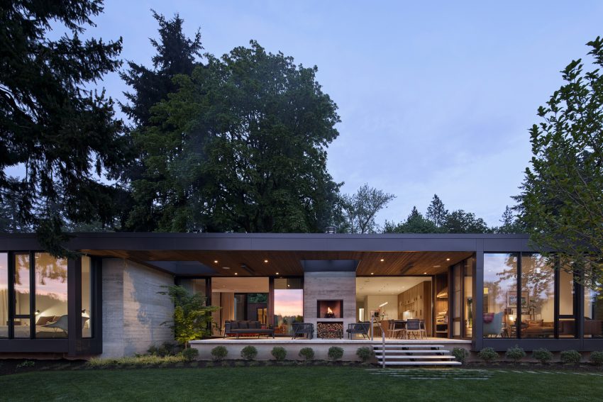 A Striking Modern Waterfront Home Clad in Glass and Wood in Portland by William / Kaven Architecture (16)