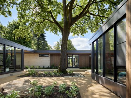 A Striking Modern Waterfront Home Clad in Glass and Wood in Portland by William / Kaven Architecture (2)