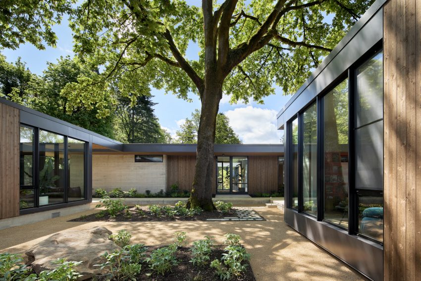 A Striking Modern Waterfront Home Clad in Glass and Wood in Portland by William / Kaven Architecture (2)