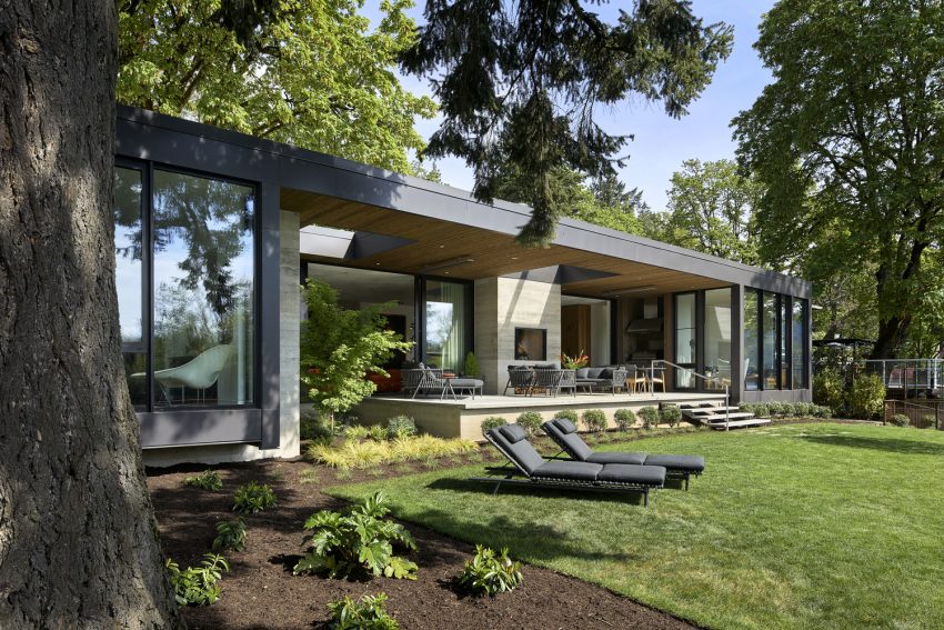 A Striking Modern Waterfront Home Clad in Glass and Wood in Portland by William / Kaven Architecture (3)