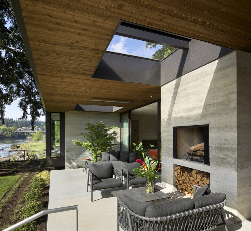 A Striking Modern Waterfront Home Clad in Glass and Wood in Portland by William / Kaven Architecture (4)