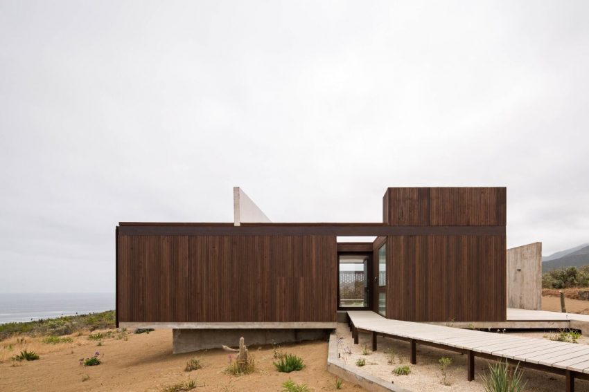 A Stunning Concrete Beach House Takes Cues from the Rocky Landscape of Aguadulce, Chile by Juan Pablo Ureta Arquitectos (11)