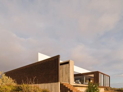 A Stunning Concrete Beach House Takes Cues from the Rocky Landscape of Aguadulce, Chile by Juan Pablo Ureta Arquitectos (13)