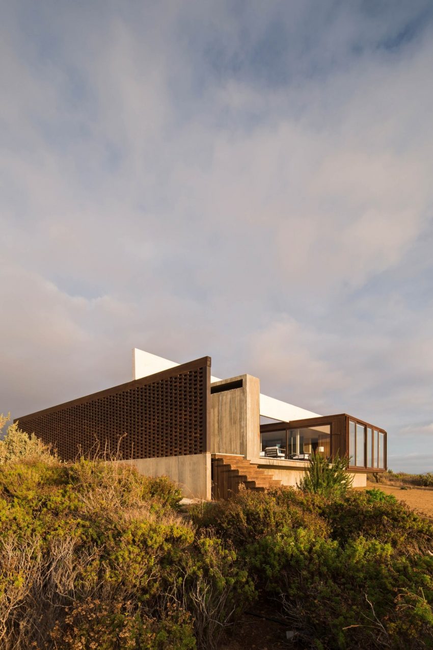 A Stunning Concrete Beach House Takes Cues from the Rocky Landscape of Aguadulce, Chile by Juan Pablo Ureta Arquitectos (13)