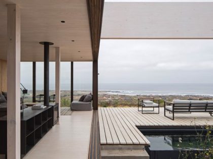 A Stunning Concrete Beach House Takes Cues from the Rocky Landscape of Aguadulce, Chile by Juan Pablo Ureta Arquitectos (5)