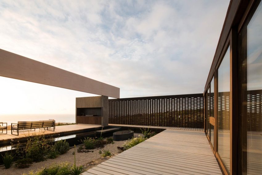 A Stunning Concrete Beach House Takes Cues from the Rocky Landscape of Aguadulce, Chile by Juan Pablo Ureta Arquitectos (7)