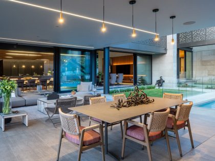 A Stunning Contemporary House with Breathtaking Living Room Views in Sandton, South Africa by Nico van der Meulen Architects (19)