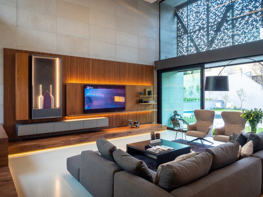 A Stunning Contemporary House with Breathtaking Living Room Views in Sandton, South Africa by Nico van der Meulen Architects (6)