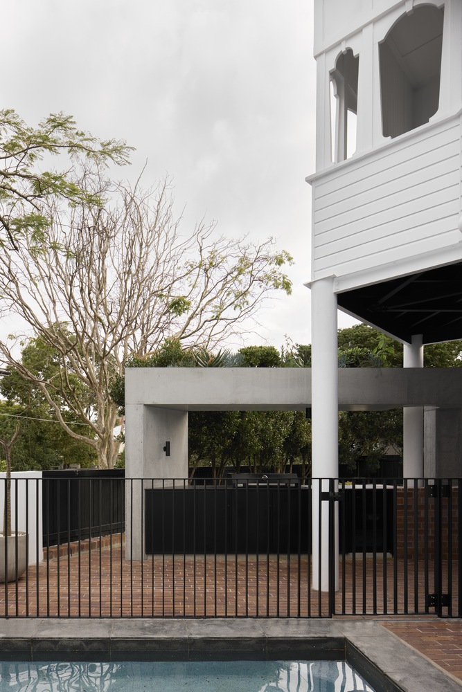 A Stunning Modern Home with Neutral Tones of Facade in New Farm, Australia by Shane Marsh Architects (4)