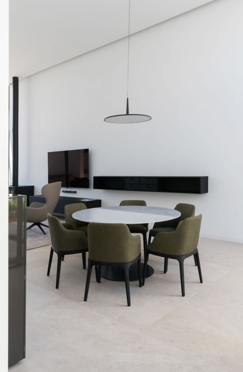 A Stylish Contemporary Home with Luxury Interiors in Valencia, Spain by Rubén Muedra Estudio de Arquitectura (3)