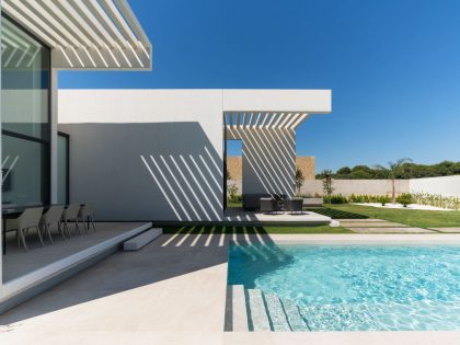 A Stylish Contemporary Home with Luxury Interiors in Valencia, Spain by Rubén Muedra Estudio de Arquitectura (5)