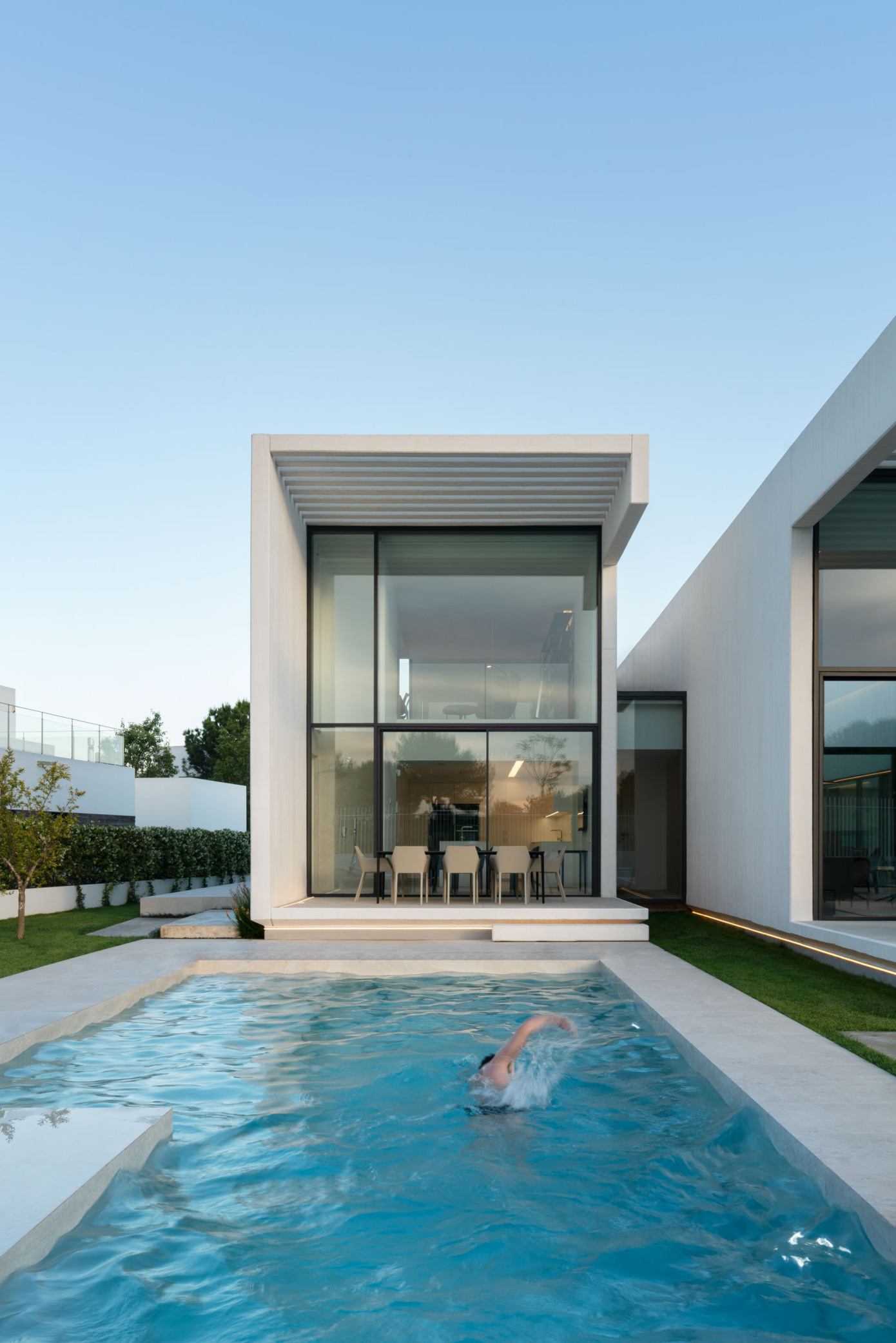 A Stylish Contemporary Home with Luxury Interiors in Valencia, Spain by Rubén Muedra Estudio de Arquitectura (6)