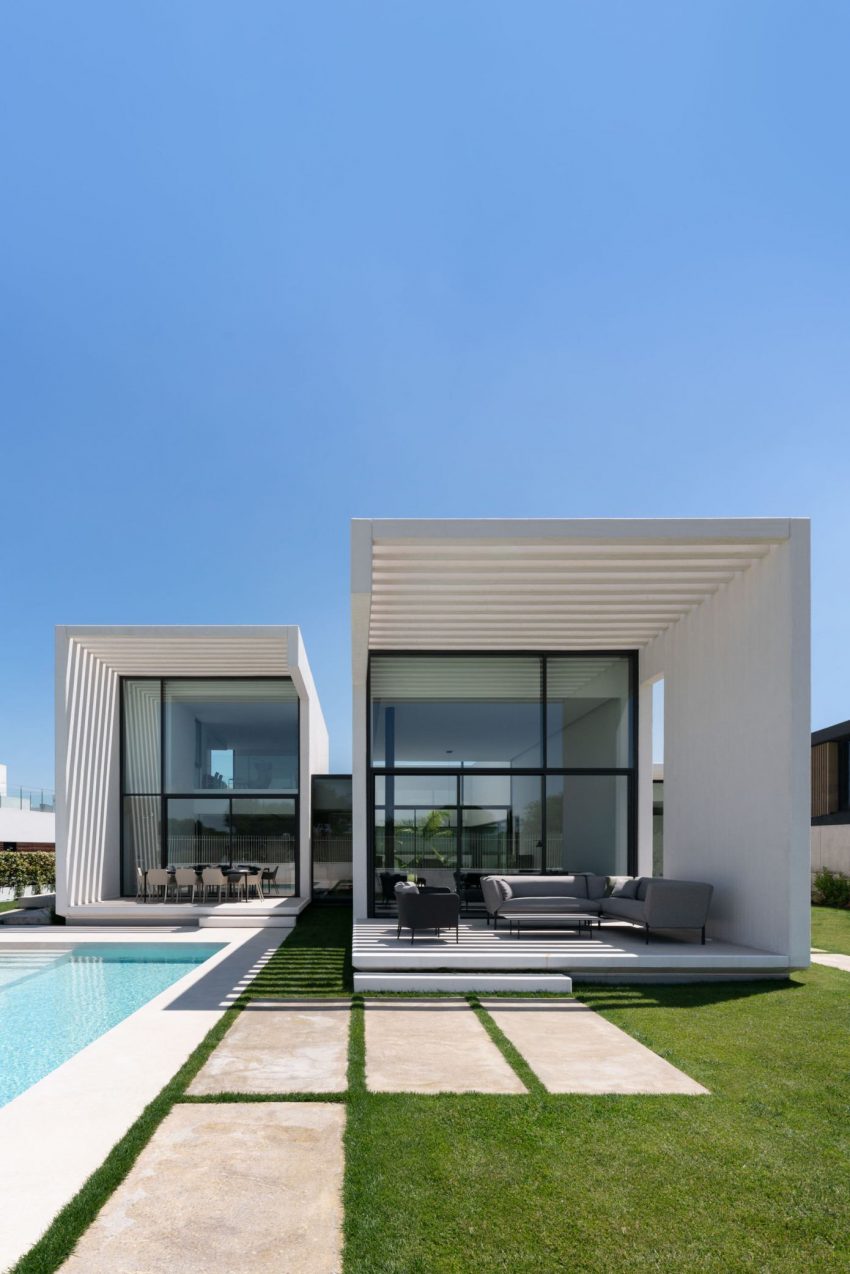 A Stylish Contemporary Home with Luxury Interiors in Valencia, Spain by Rubén Muedra Estudio de Arquitectura (7)