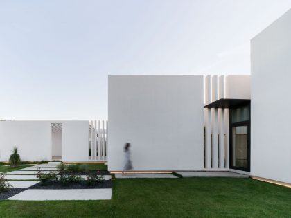 A Stylish Contemporary Home with Luxury Interiors in Valencia, Spain by Rubén Muedra Estudio de Arquitectura (9)