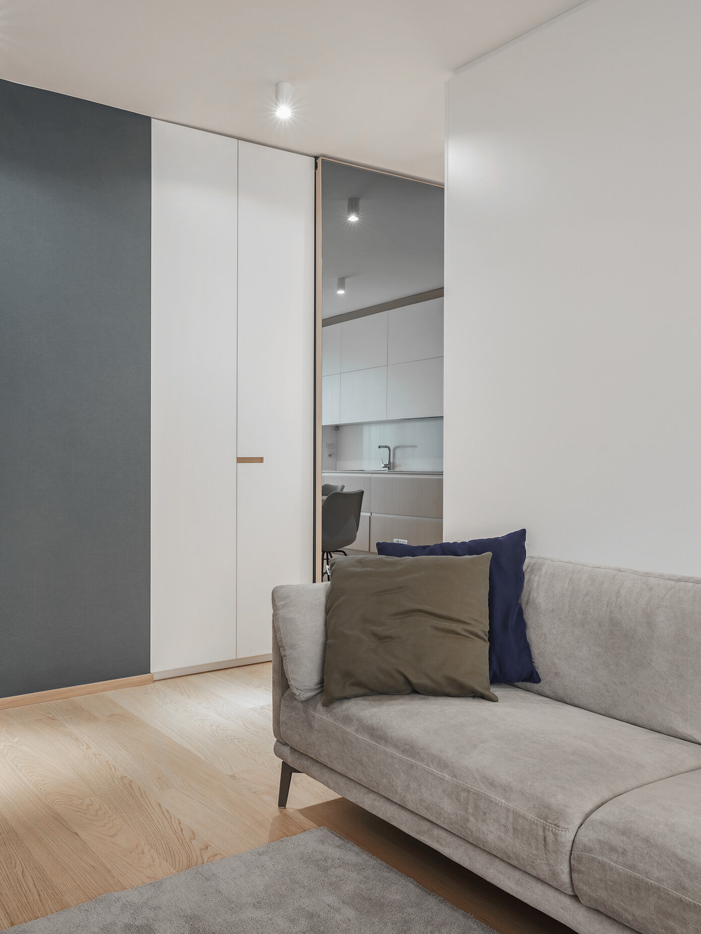 Alessandro Fontana Studio Designs a Contemporary Apartment in Matera, Italy (8)