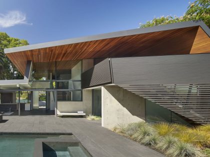 An Elegant Contemporary Home for a Young Deaf Family in Palo Alto, California by Terry & Terry Architecture (1)