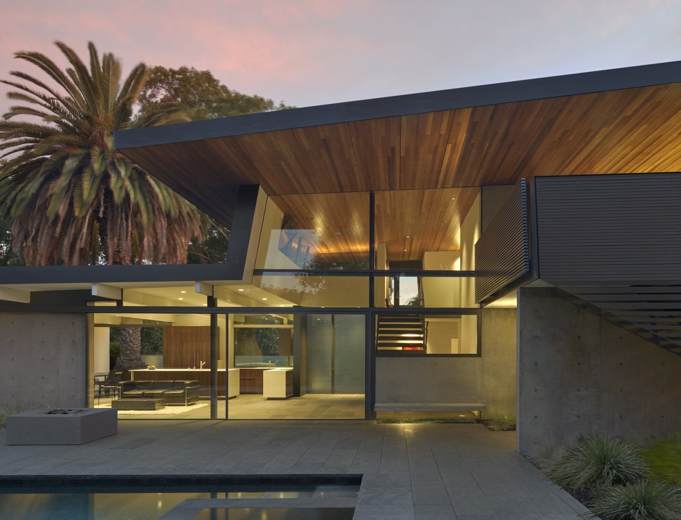 An Elegant Contemporary Home for a Young Deaf Family in Palo Alto, California by Terry & Terry Architecture (12)