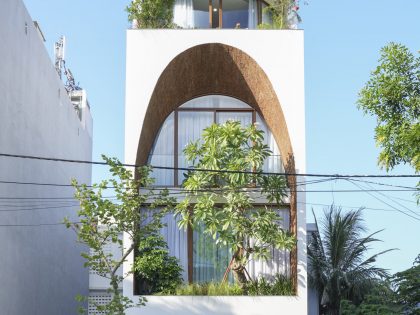 An Elegant Contemporary Home in a Narrow Lot in Da Nang, Vietnam by 85 Design (2)