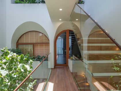 An Elegant Contemporary Home in a Narrow Lot in Da Nang, Vietnam by 85 Design (24)