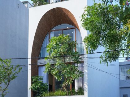 An Elegant Contemporary Home in a Narrow Lot in Da Nang, Vietnam by 85 Design (33)