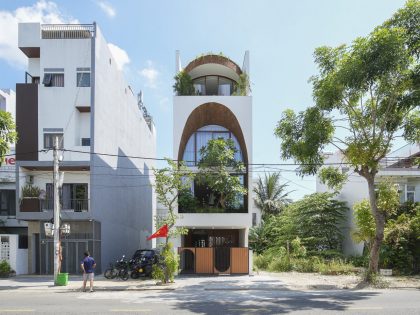 An Elegant Contemporary Home in a Narrow Lot in Da Nang, Vietnam by 85 Design (34)