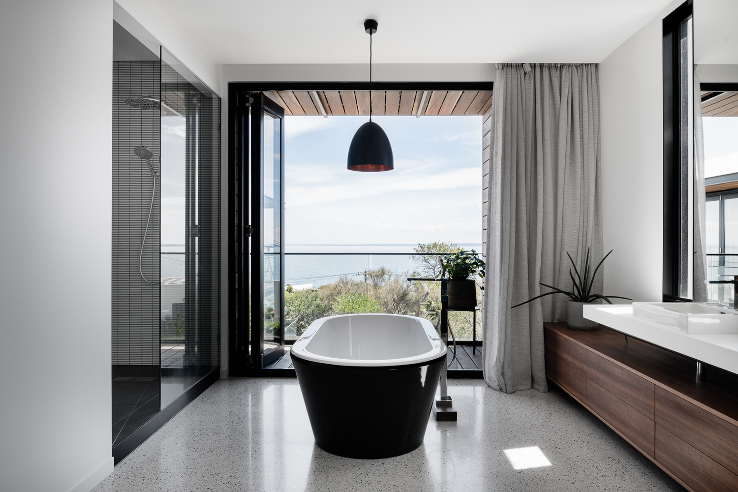 An Elegant Home Built with Two Angles to Capture the Spectacular Views in Mount Eliza, Australia by Megowan Architectural (18)