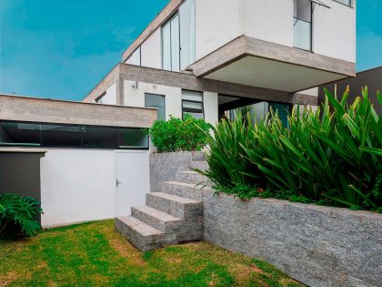 An Elegant Modern House Made of Reinforced Concrete in Jaraguá do Sul, Brazil by Pablo José Vailatti (16)