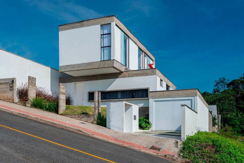 An Elegant Modern House Made of Reinforced Concrete in Jaraguá do Sul, Brazil by Pablo José Vailatti (2)