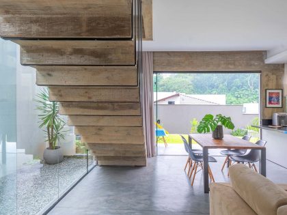 An Elegant Modern House Made of Reinforced Concrete in Jaraguá do Sul, Brazil by Pablo José Vailatti (8)