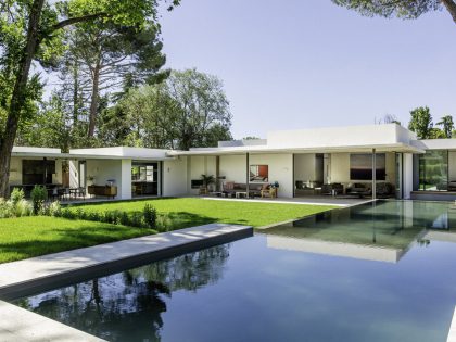 An Elegant Modern House with Panoramic View of Surrounding Nature in Madrid, Spain by Ábaton Arquitectura (1)