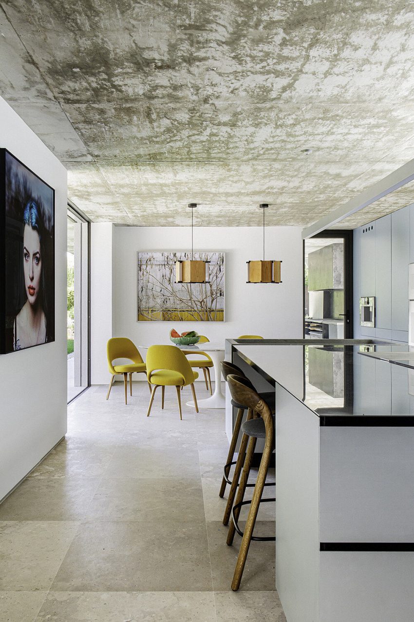 An Elegant Modern House with Panoramic View of Surrounding Nature in Madrid, Spain by Ábaton Arquitectura (12)