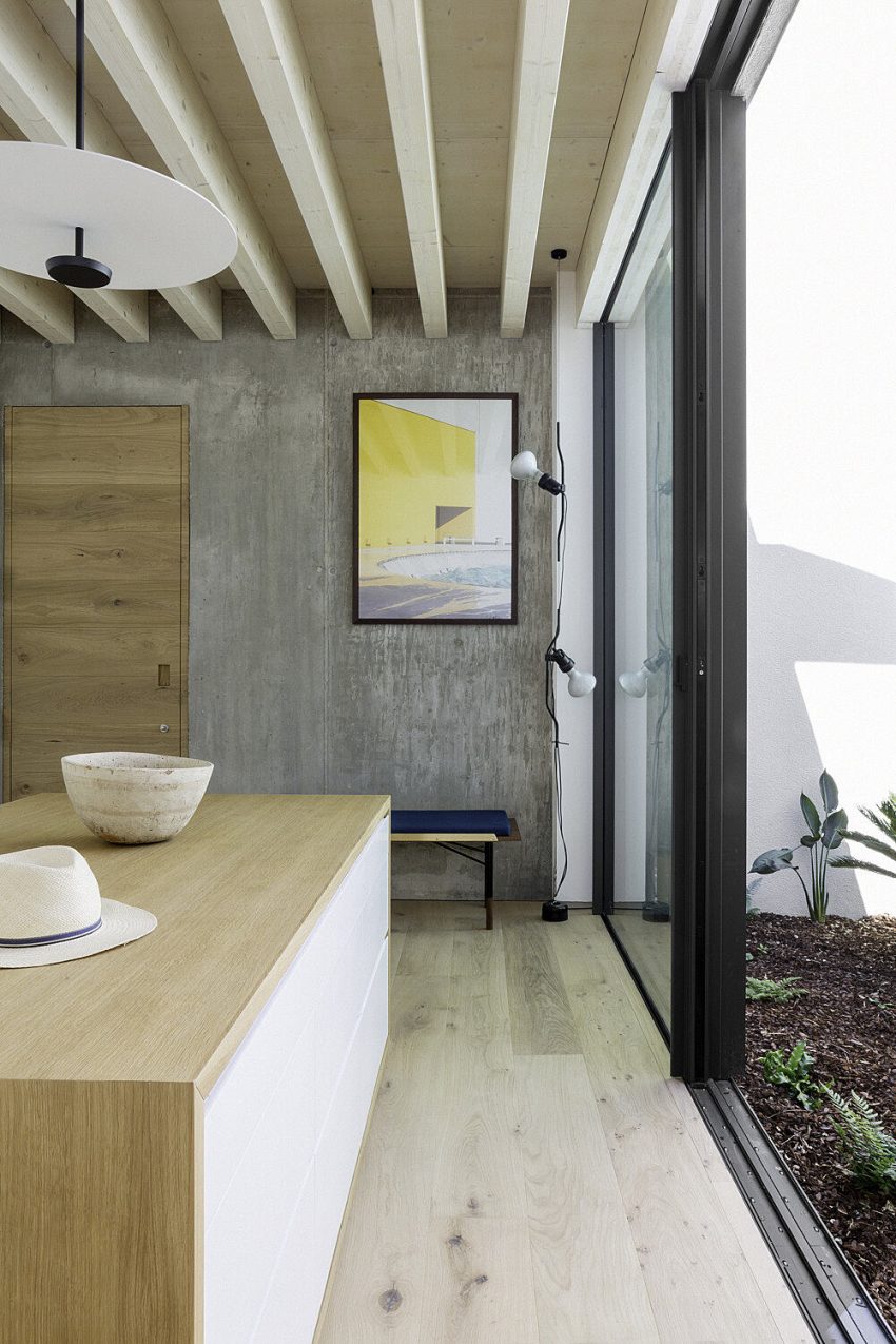 An Elegant Modern House with Panoramic View of Surrounding Nature in Madrid, Spain by Ábaton Arquitectura (19)