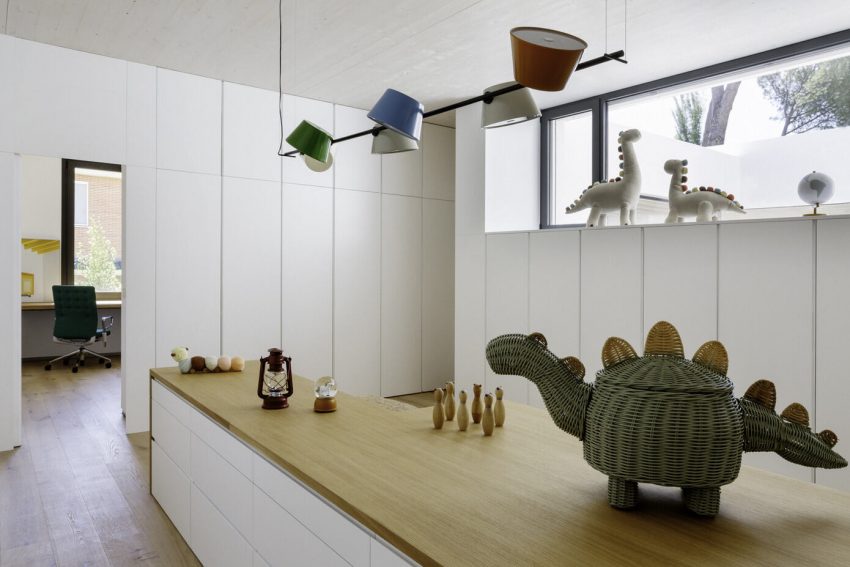 An Elegant Modern House with Panoramic View of Surrounding Nature in Madrid, Spain by Ábaton Arquitectura (21)