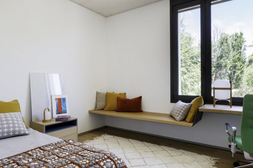 An Elegant Modern House with Panoramic View of Surrounding Nature in Madrid, Spain by Ábaton Arquitectura (22)