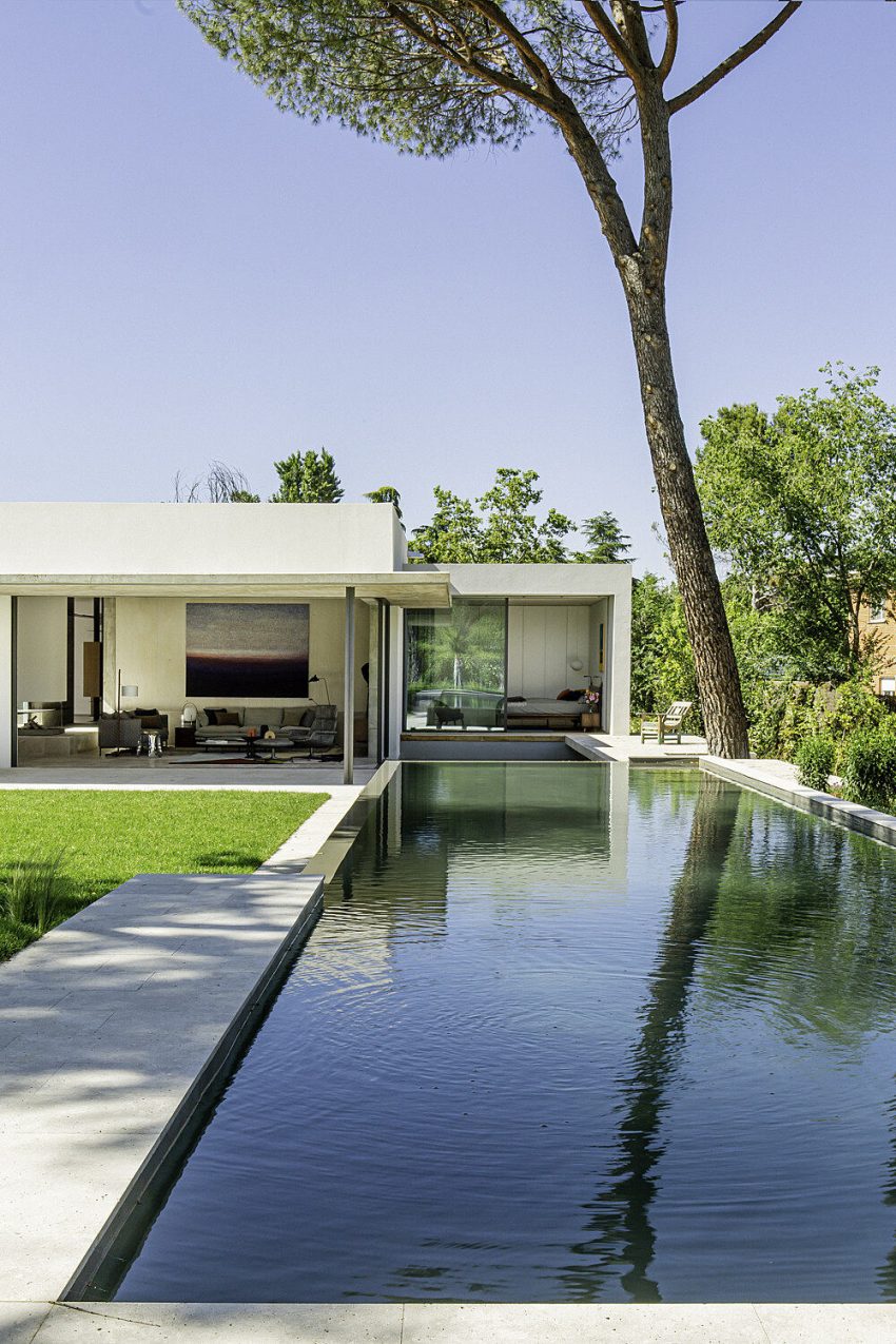 An Elegant Modern House with Panoramic View of Surrounding Nature in Madrid, Spain by Ábaton Arquitectura (27)