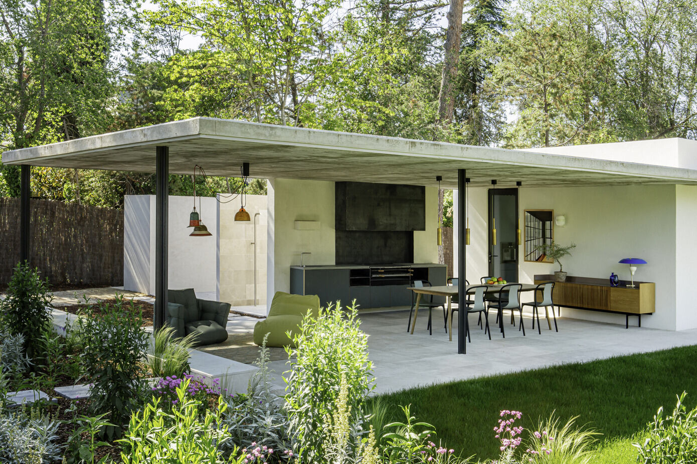 An Elegant Modern House with Panoramic View of Surrounding Nature in Madrid, Spain by Ábaton Arquitectura (31)