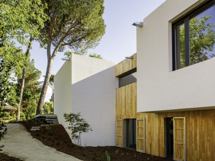 An Elegant Modern House with Panoramic View of Surrounding Nature in Madrid, Spain by Ábaton Arquitectura (36)