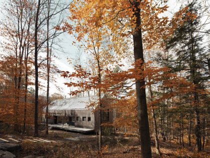 An Elegant Modern Vacation Home in the Catskill Mountains, New York by VIPP (12)