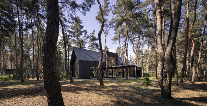 ArchObraz Designs an Elegant Contemporary Home Among the Pines in Dnipro, Ukraine (1)