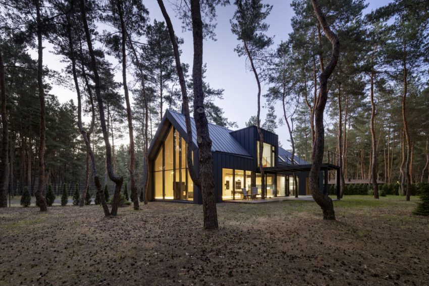 ArchObraz Designs an Elegant Contemporary Home Among the Pines in Dnipro, Ukraine (22)