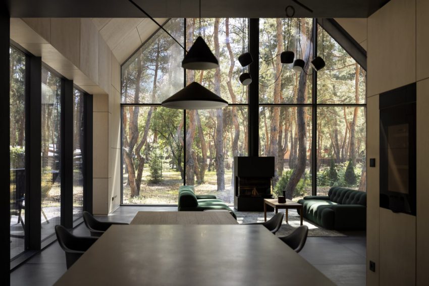 ArchObraz Designs an Elegant Contemporary Home Among the Pines in Dnipro, Ukraine (5)