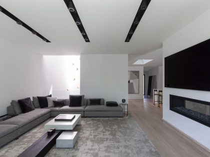 Atelier RZLBD Designs a Playful Contemporary Home in Toronto, Canada (14)