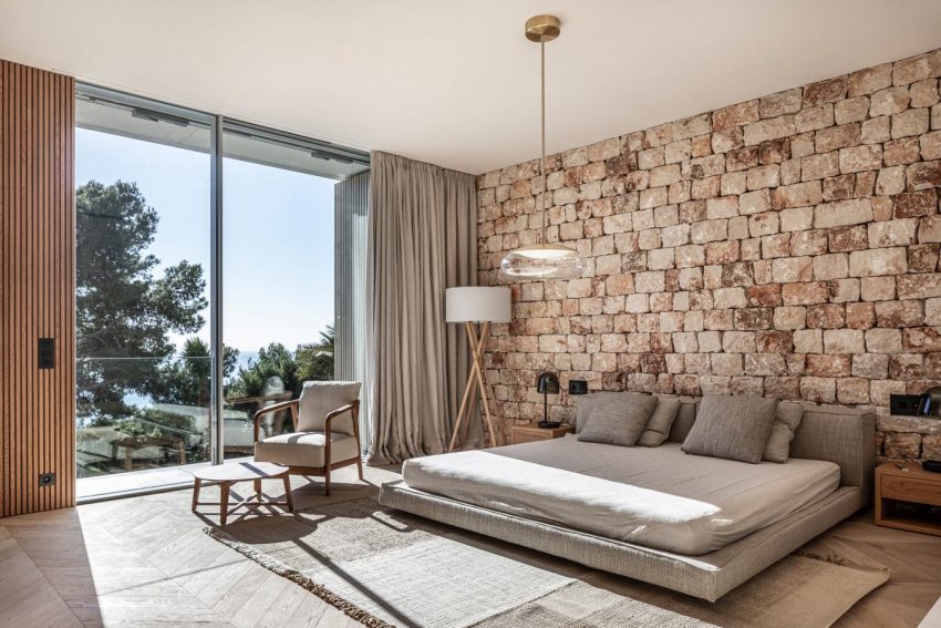 BEEF Architekti Designs a Stunning Modern Stone House in Palma de Mallorca, Spain (11)